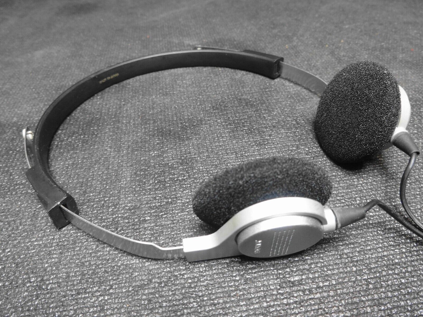 SONY Dynamic Headphone MDR-3 (For Sony TPS-L2 & WM-3 Walkman) 1979 Japan