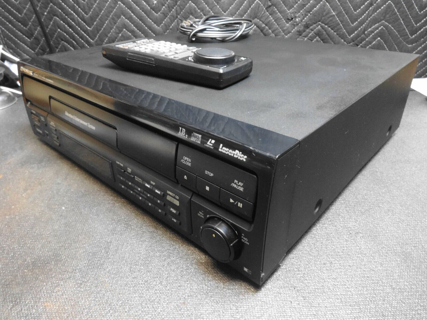 Vintage Pioneer CLD-E2000 CD CDV LD Laserdisc Player w/ Remote - *SERVICED*