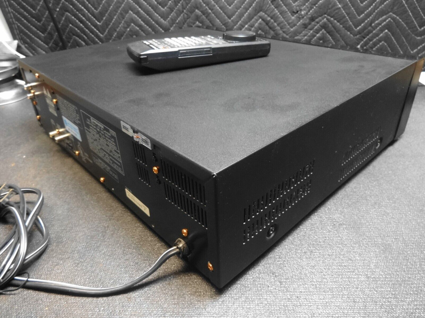 Vintage Pioneer CLD-E2000 CD CDV LD Laserdisc Player w/ Remote - *SERVICED*