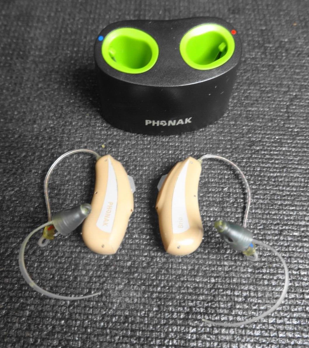 Phonak Brio 3 R Rechargeable Hearing Aids w/ Charging Base & AC Power Cord