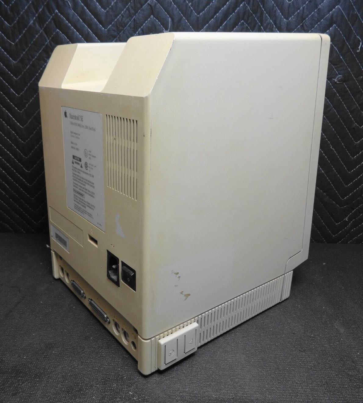 Vintage Apple Macintosh SE M5011 Computer - Powers on and Posts