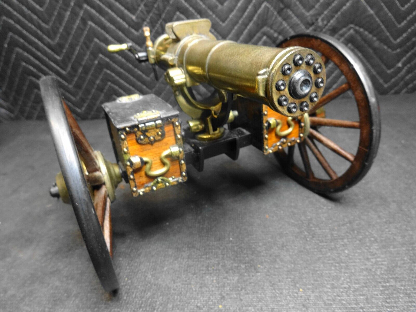 Vintage Mechanical Replica Desktop Artillary GATLING GUN 1883 Hartford Conn.