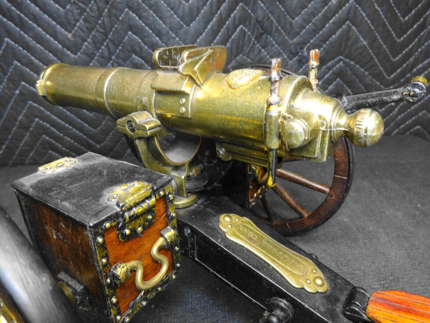 Vintage Mechanical Replica Desktop Artillary GATLING GUN 1883 Hartford Conn.