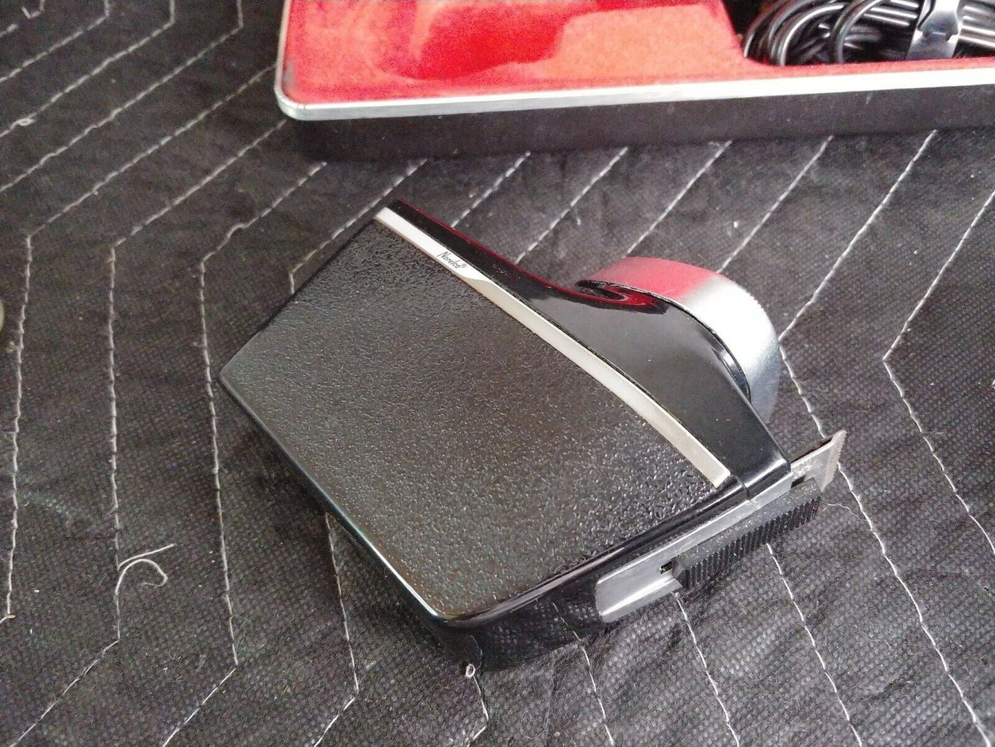 NORELCO TRIPLE HEADER HP-1112 VINTAGE MID CENTURY ELECTRIC SHAVER w/CORD,WORKS