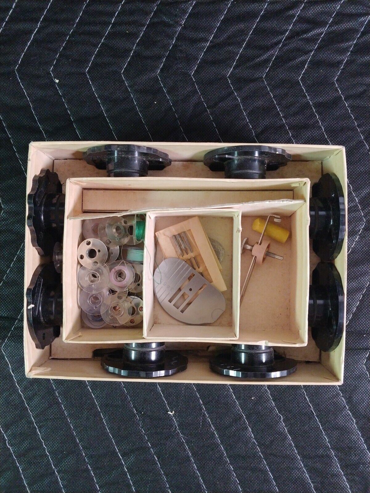VINTAGE SINGER SEWING MACHINE ATTACHMENTS #161745 IN BOX FOR #503