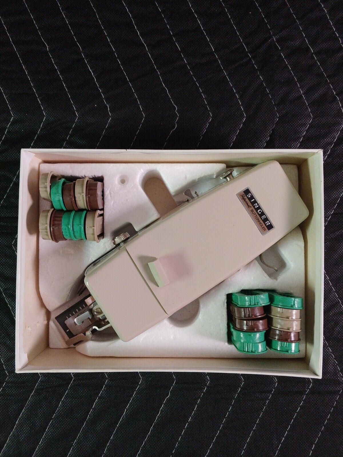 VINTAGE SINGER AUTOMATIC ZIGZAGGER BUTTON HOLDER STITCH PATTERN TEMPLATE