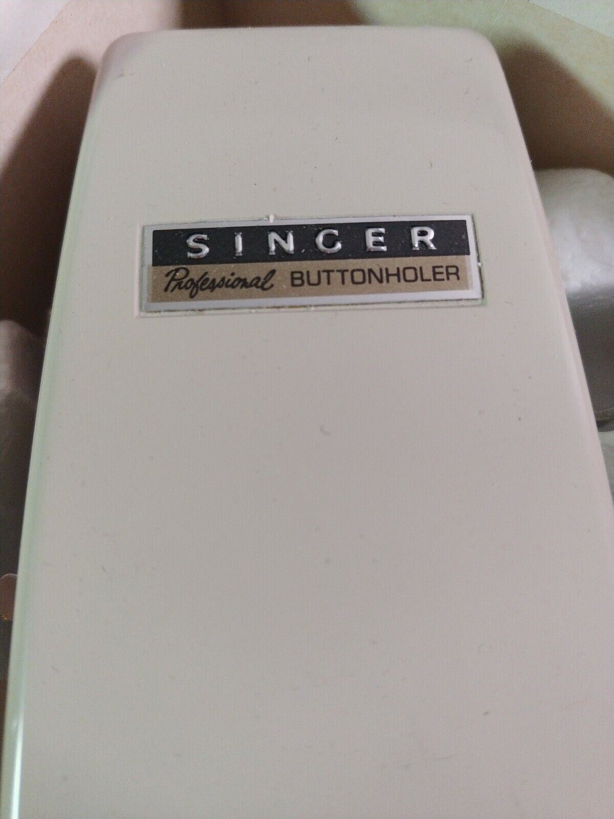 VINTAGE SINGER AUTOMATIC ZIGZAGGER BUTTON HOLDER STITCH PATTERN TEMPLATE