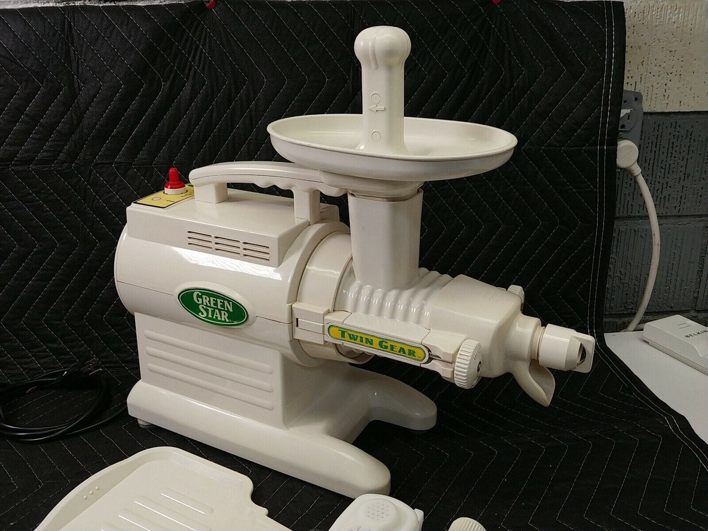 Tribest GS-1000 Greenstar Twin Gear Cold Press Juicer w/ extras