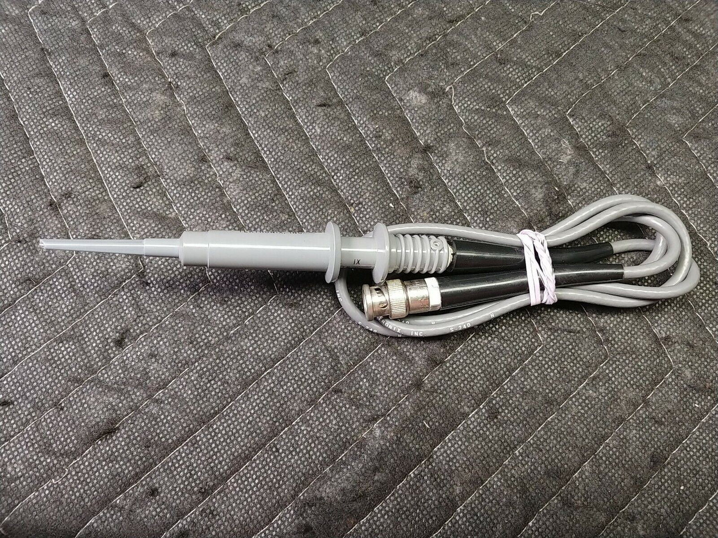 Tektronix P6028 scope probe- used-Tip screw on model