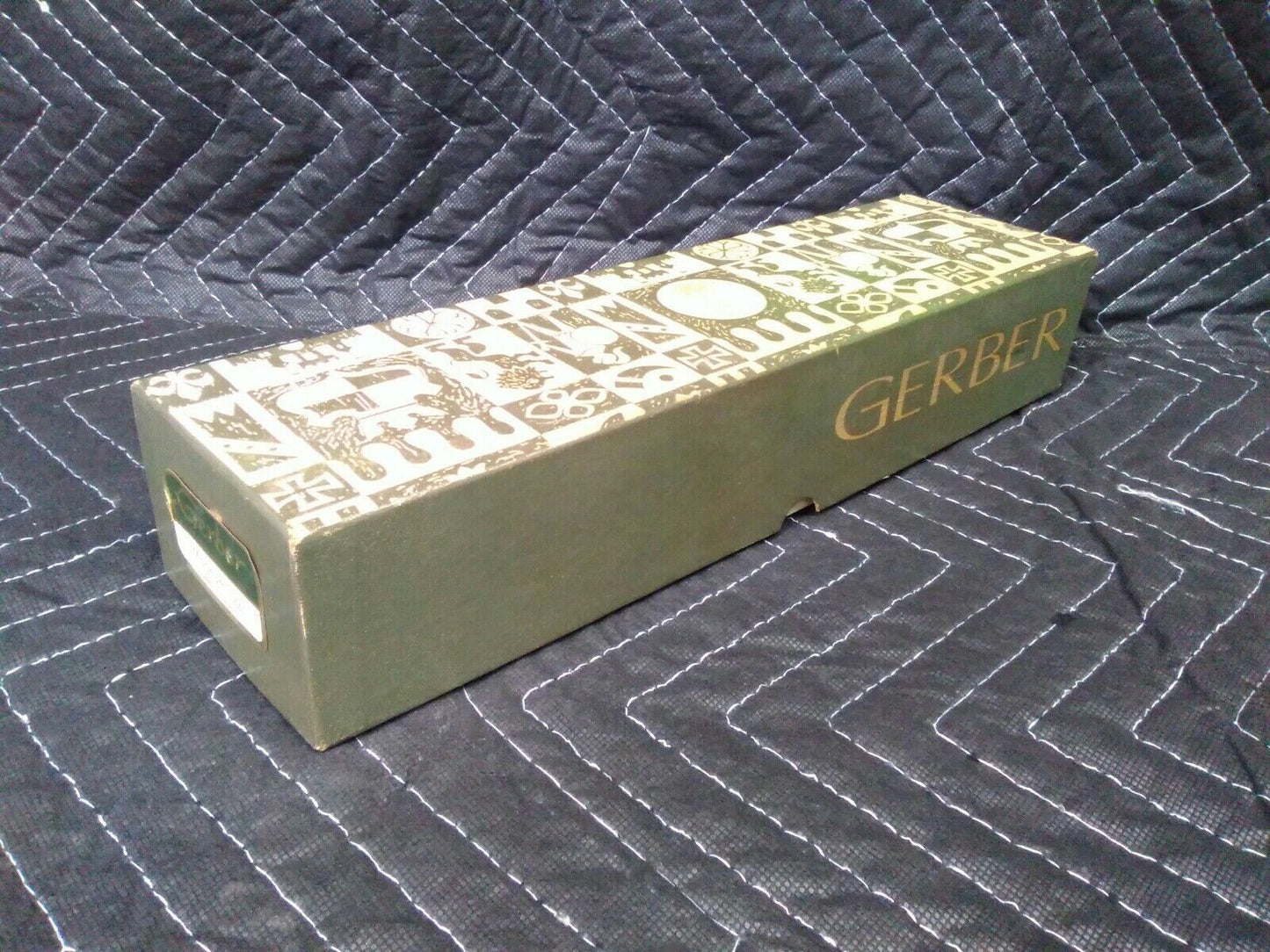 GERBER MAGNUM HUNTING KNIFE W/ SHEATH MANUALS & BOX