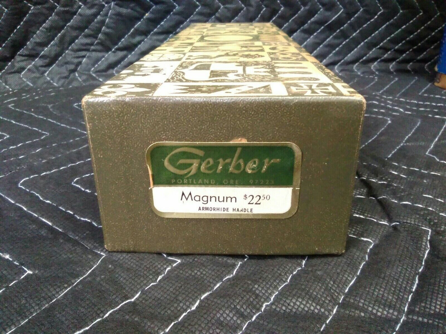 GERBER MAGNUM HUNTING KNIFE W/ SHEATH MANUALS & BOX