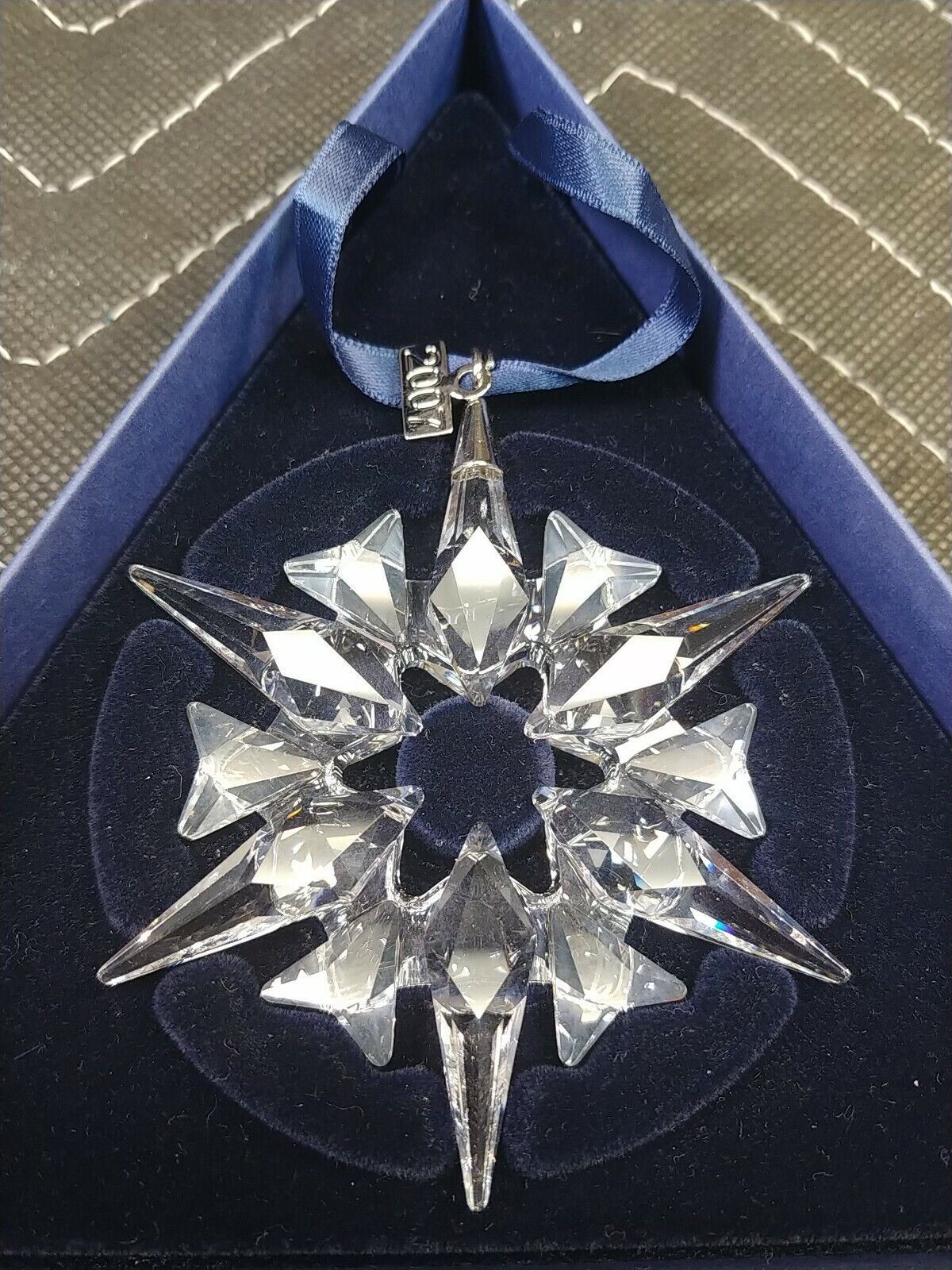 2007 Swarovski~Snowflake~STAR Annual Christmas ORNAMENT w/ Box & paper