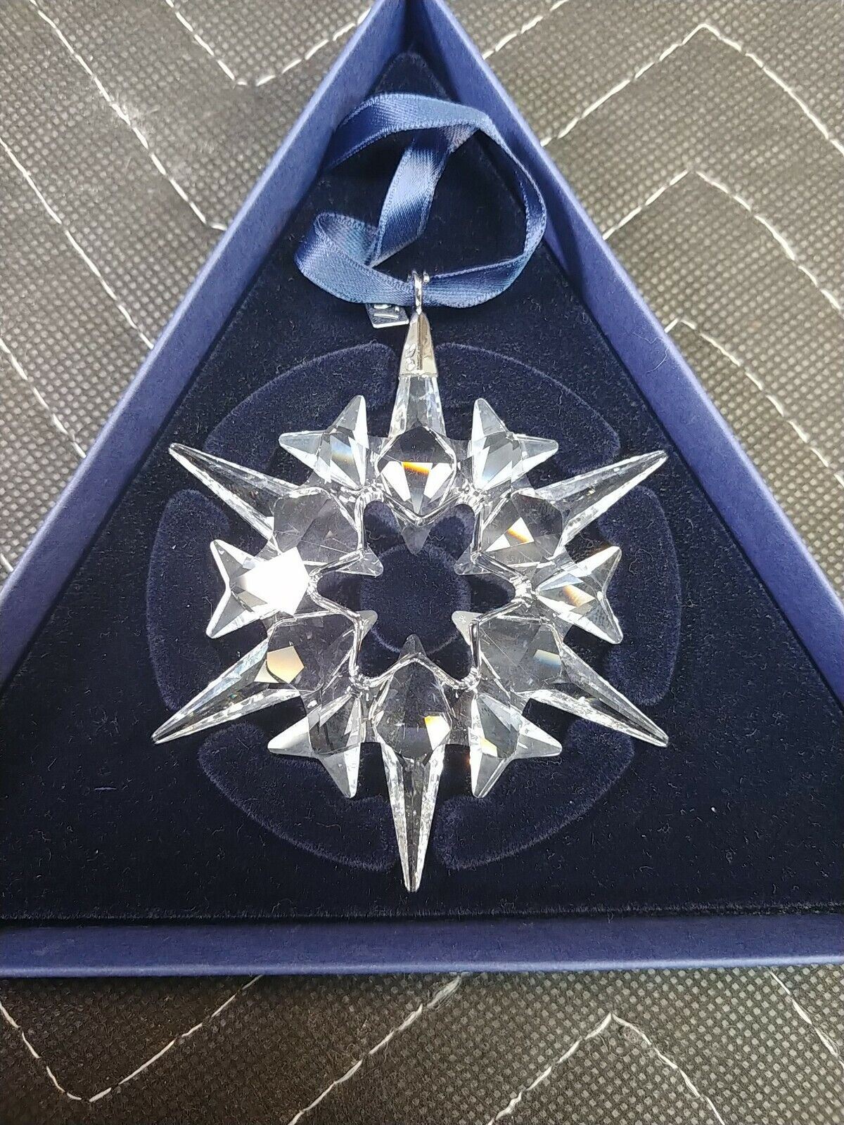 2007 Swarovski~Snowflake~STAR Annual Christmas ORNAMENT w/ Box & paper