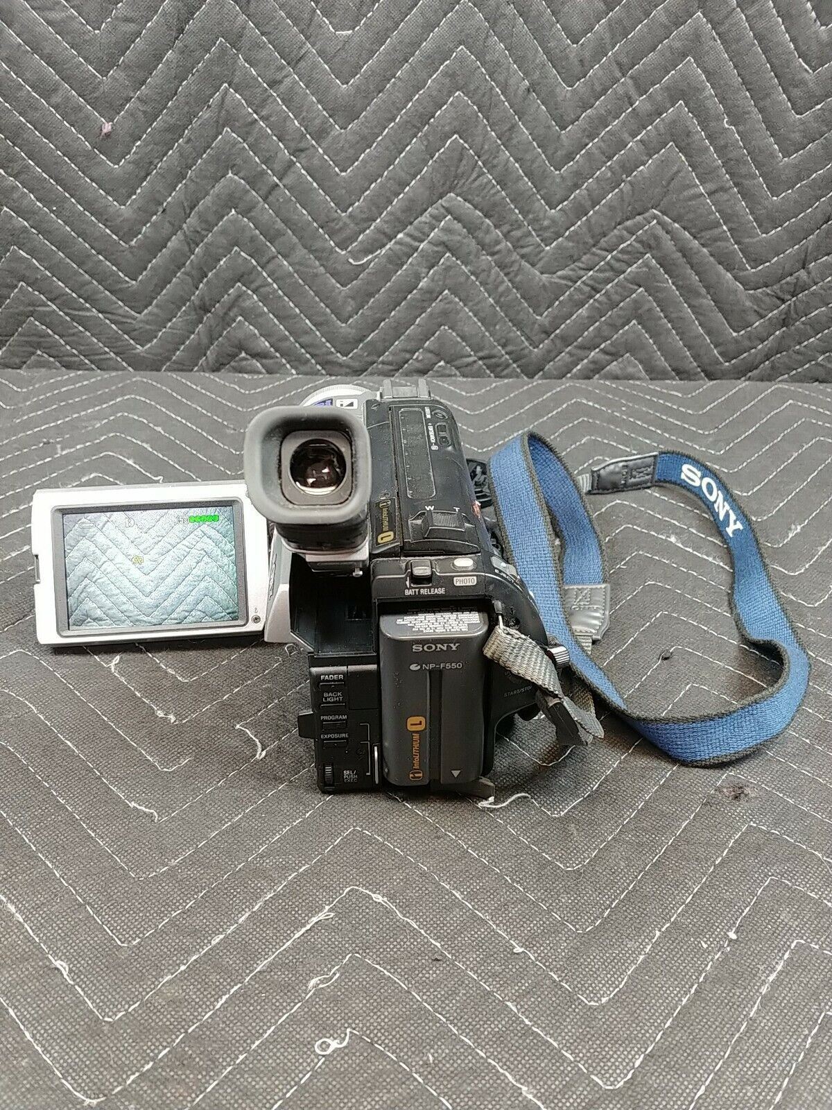 Sony DCR-TRV310 Digital 8 Handycam Bundle Camcorder Video Transfer TESTED WORKS