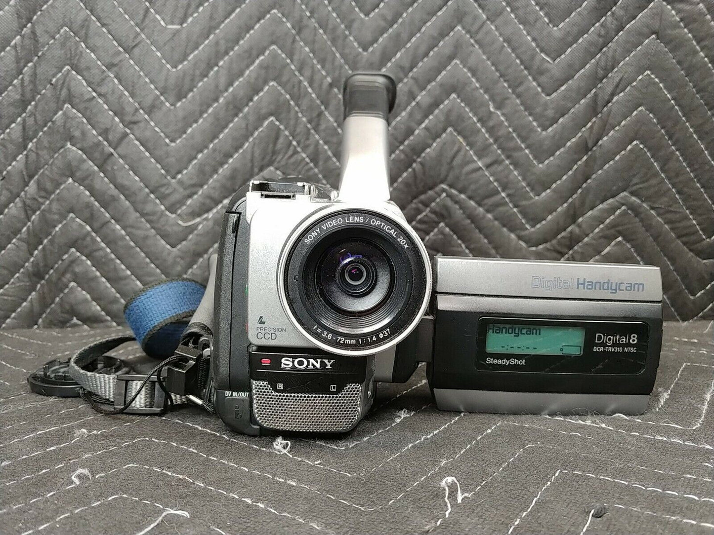 Sony DCR-TRV310 Digital 8 Handycam Bundle Camcorder Video Transfer TESTED WORKS