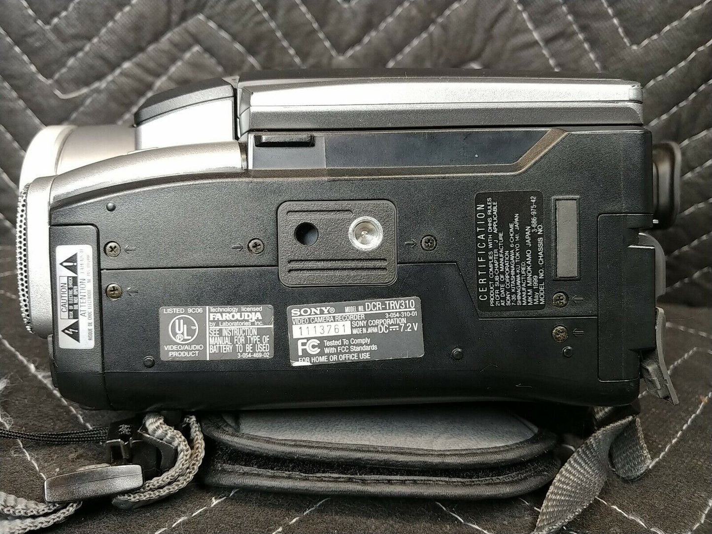 Sony DCR-TRV310 Digital 8 Handycam Bundle Camcorder Video Transfer TESTED WORKS