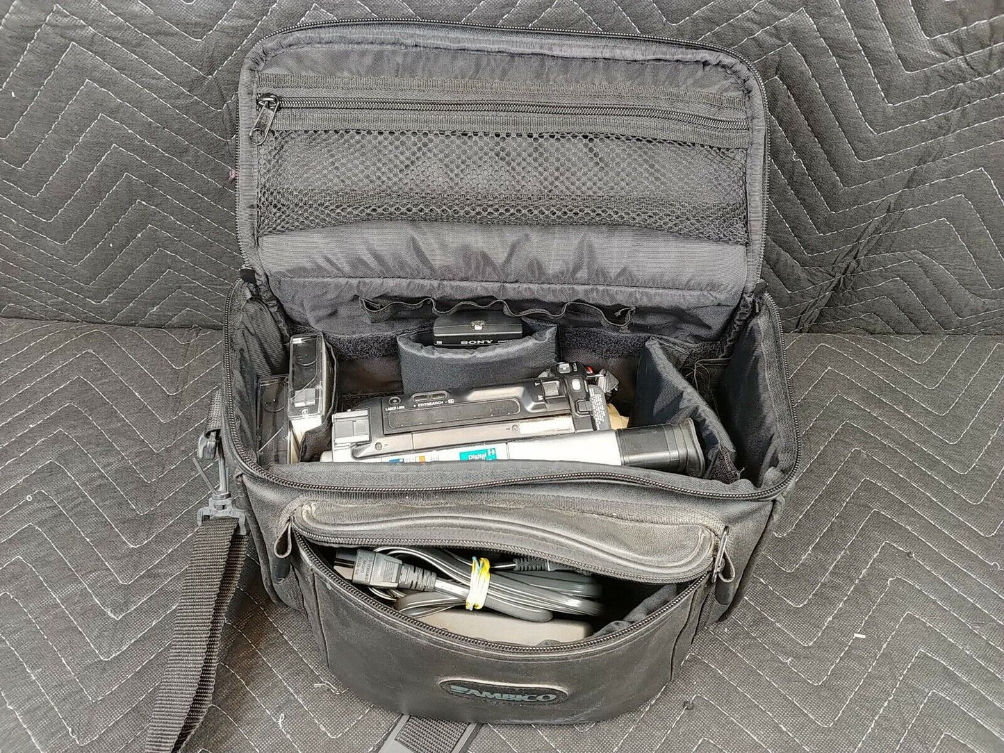 Sony DCR-TRV310 Digital 8 Handycam Bundle Camcorder Video Transfer TESTED WORKS