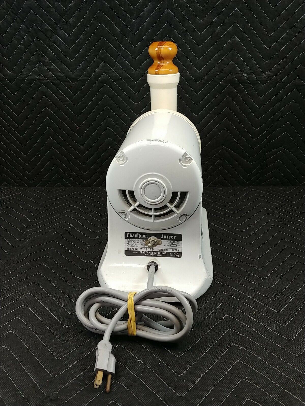 The Champion Juicer World Finest Juicer General Electric model G5-NG-853S white