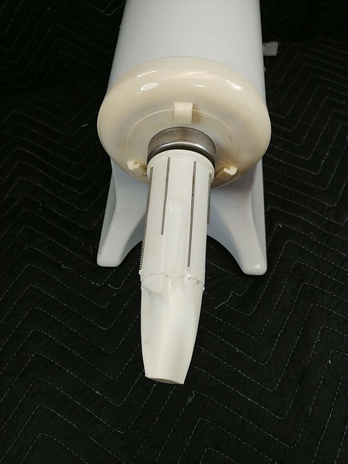 The Champion Juicer World Finest Juicer General Electric model G5-NG-853S white