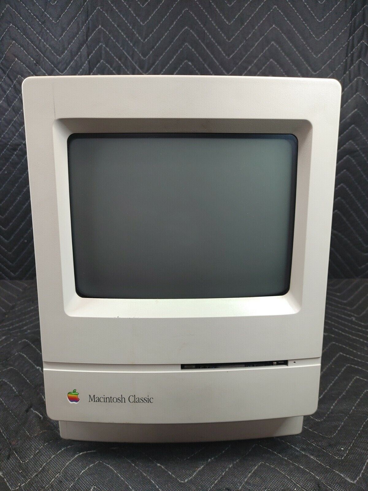 APPLE Mac Macintosh Classic M0420 Computer for Parts or Repair 