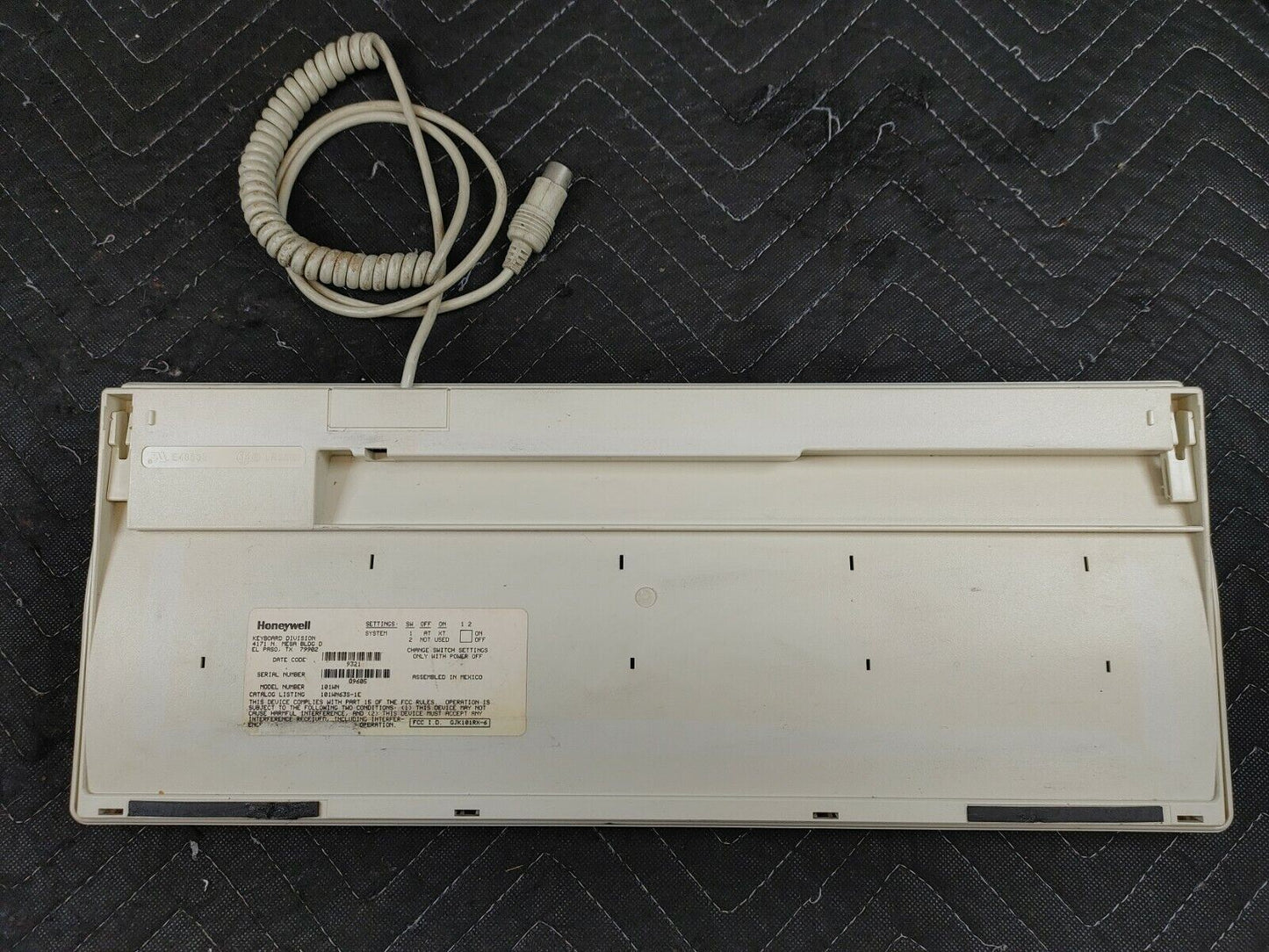 HONEYWELL MODEL 101WN VINTAGE 5 PIN AT KEYBOARD 101WN63S-1E
