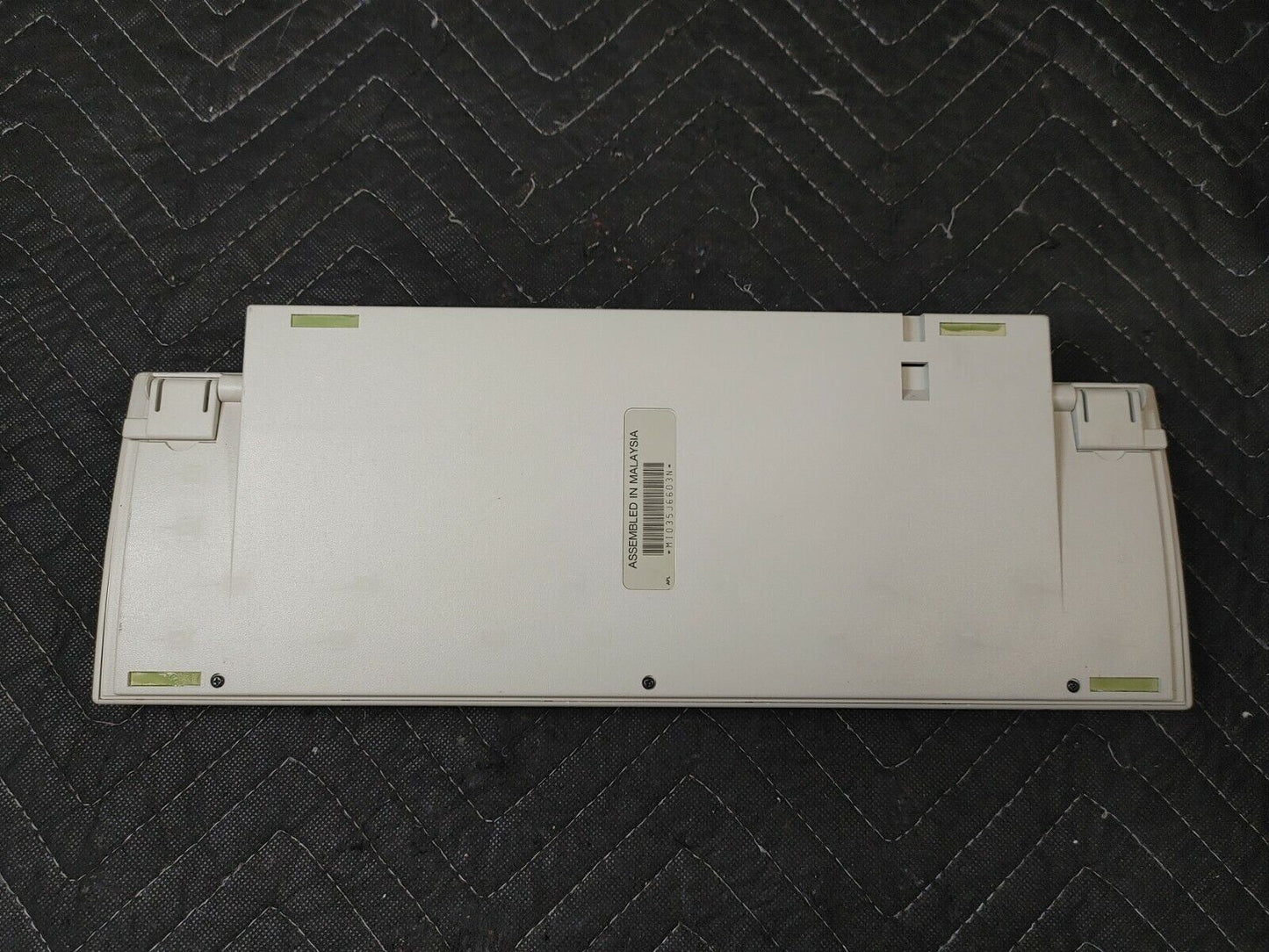 Vintage Apple Keyboard M4087 - No Cord