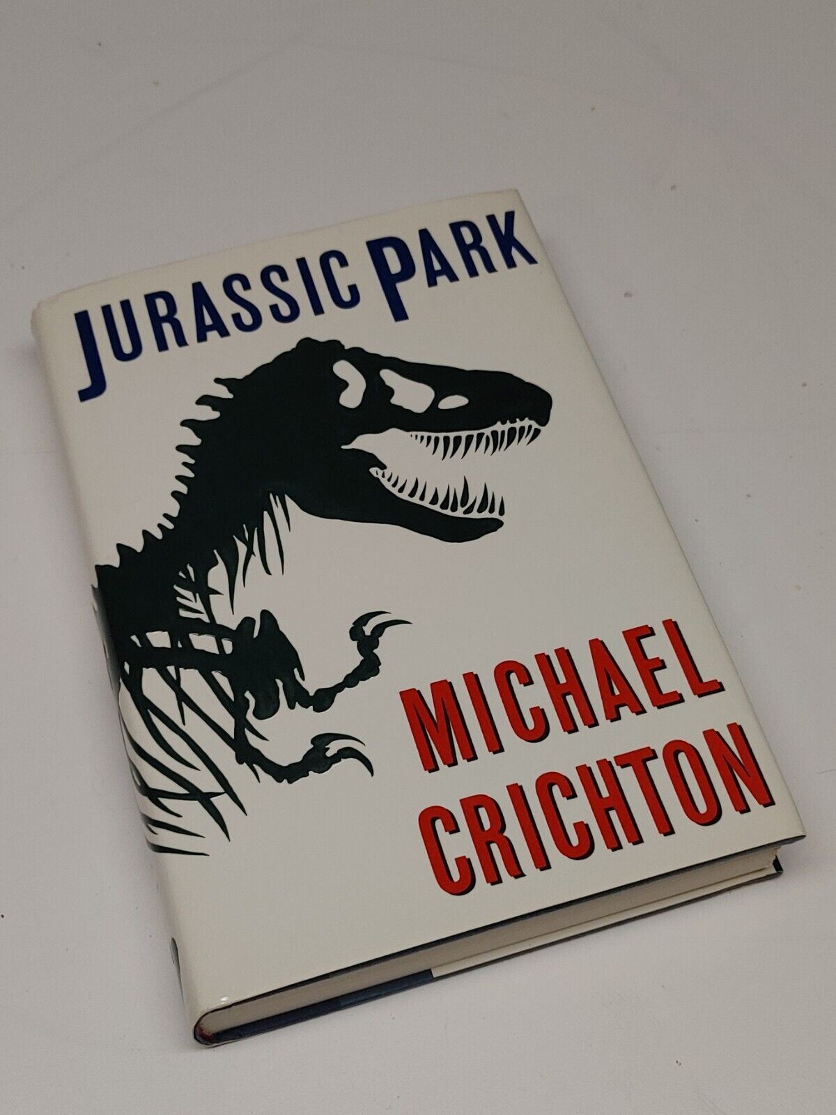 Jurassic Park by Michael Crichton, Hardcover | Pangobooks