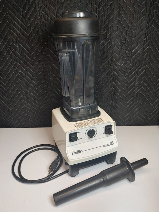 Vitamix 5000 Blender w/ 64oz Container, Plunger & Lid in White