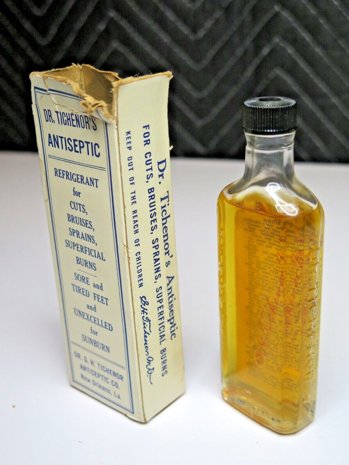 Vintage Dr. Tichenors Antiseptic Refrigerant Medicine Bottle w/ original box