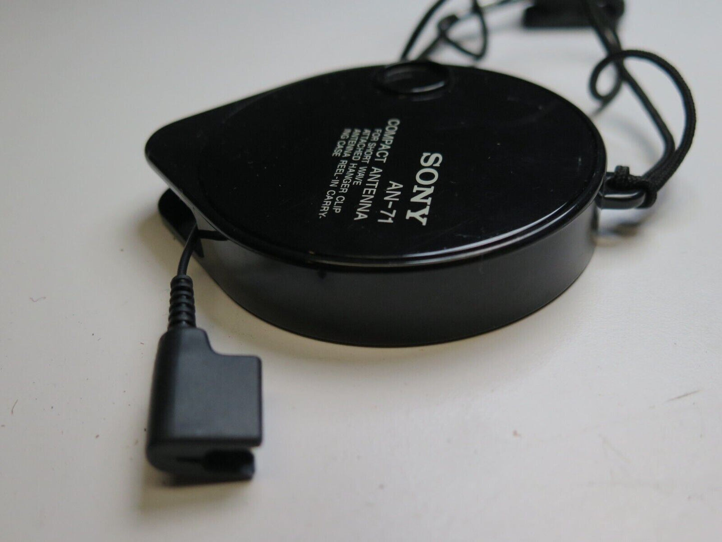 Sony AN-71 Compact Antenna in Reel Case