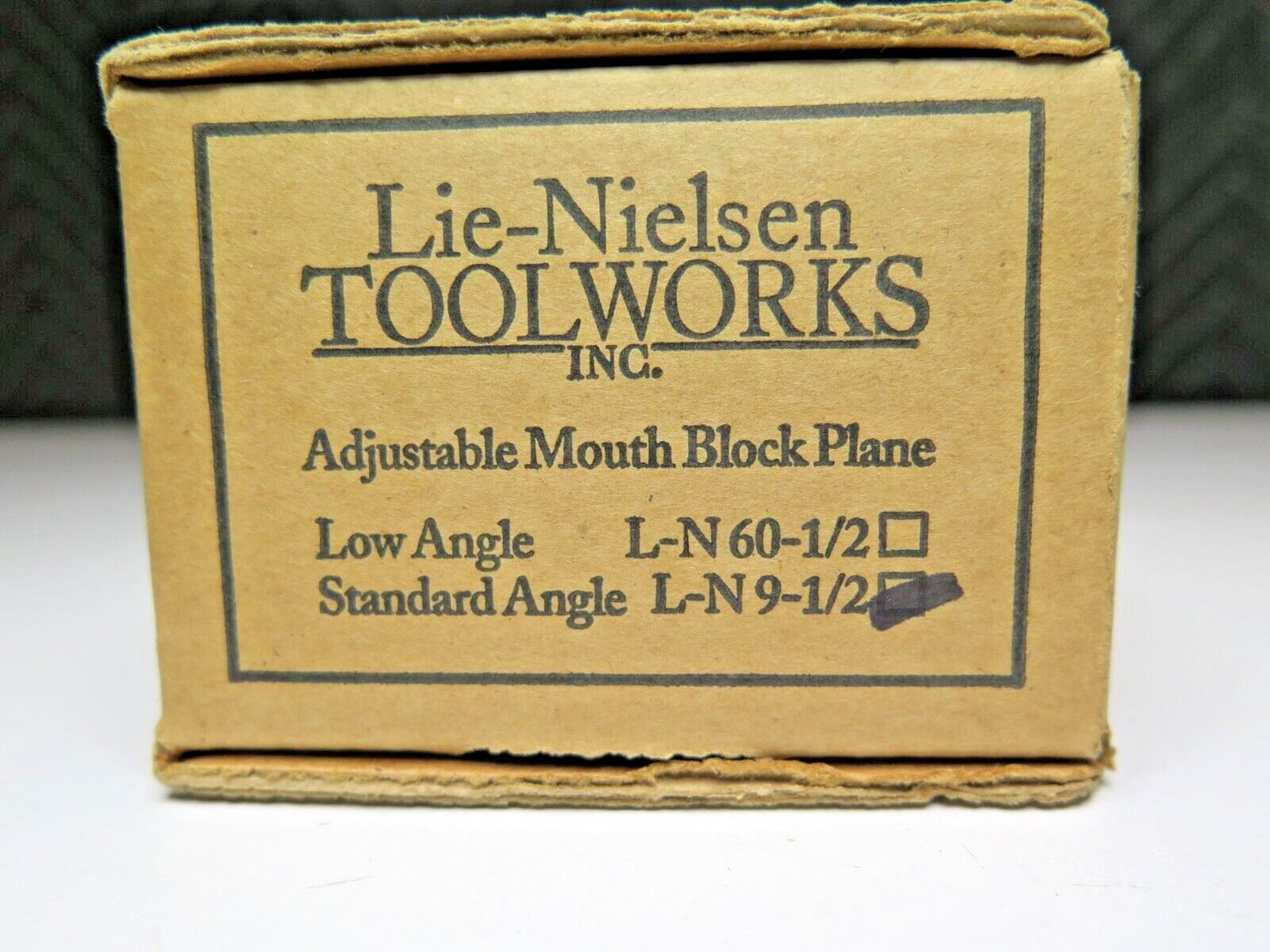 Lie-Nielsen No. 9 1/2 Standard 20 degree Angle Adjustable Mouth Block Plane