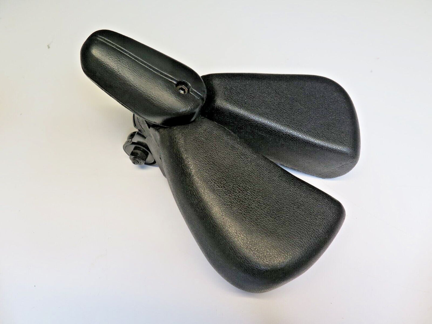 Adjustable Width Bike Saddle - Split Bicycle Seat - BiSaddle