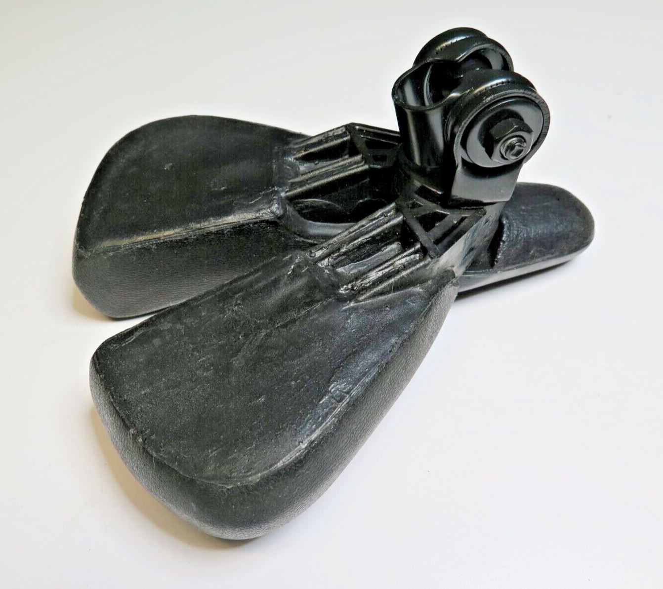 Adjustable Width Bike Saddle - Split Bicycle Seat - BiSaddle