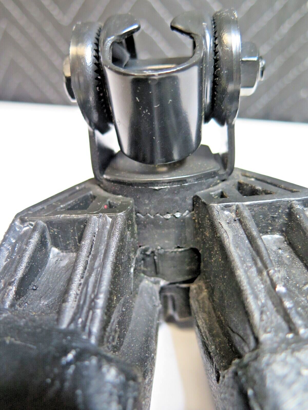 Adjustable Width Bike Saddle - Split Bicycle Seat - BiSaddle