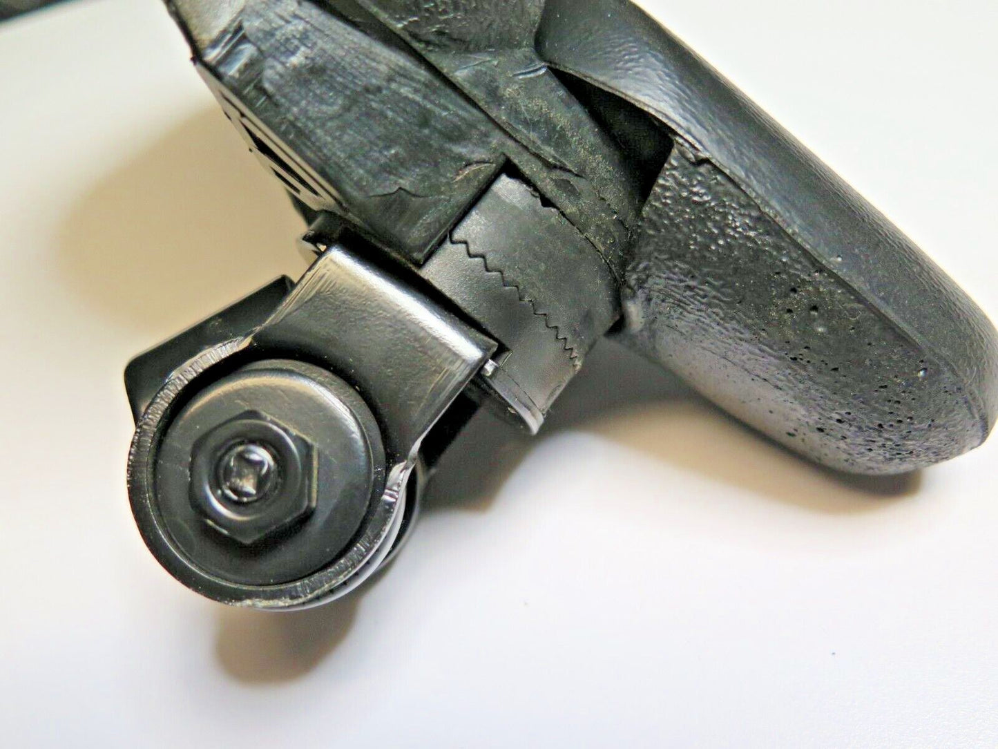 Adjustable Width Bike Saddle - Split Bicycle Seat - BiSaddle