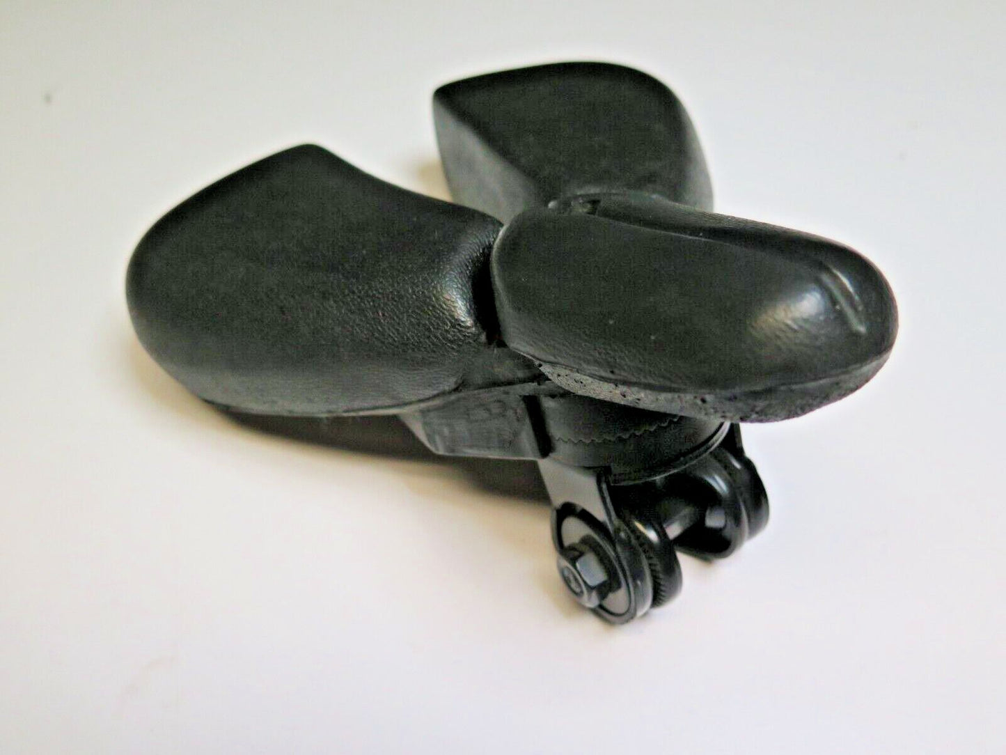 Adjustable Width Bike Saddle - Split Bicycle Seat - BiSaddle