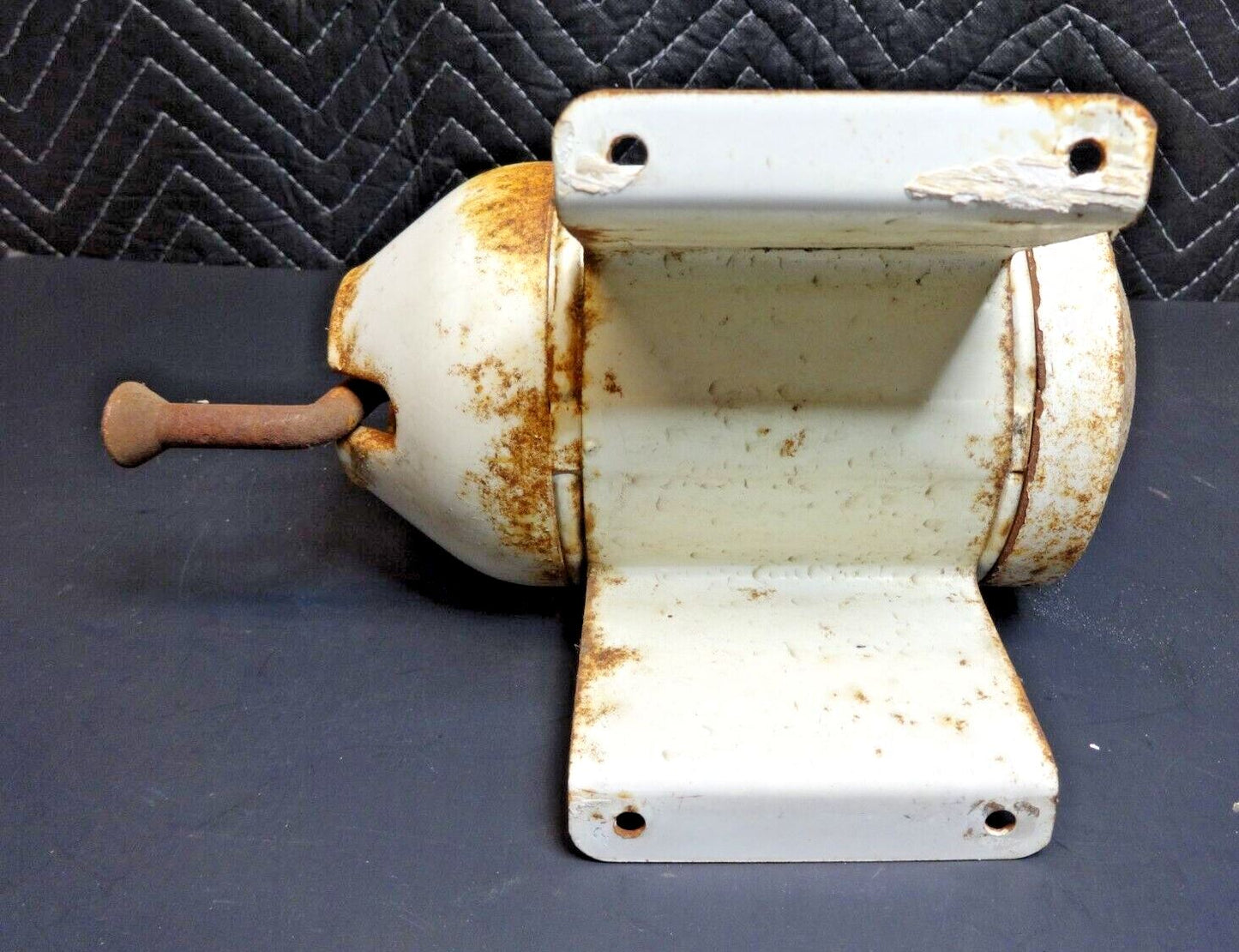 Vintage White Metal Boraxo Borax Gas Station Powdered Hand Soap Dispenser Works