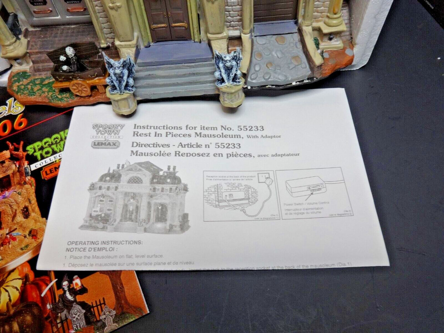 2005 Lemax Spooky Town “Rest In Pieces Mausoleum” #55233 Lights Sound Motion