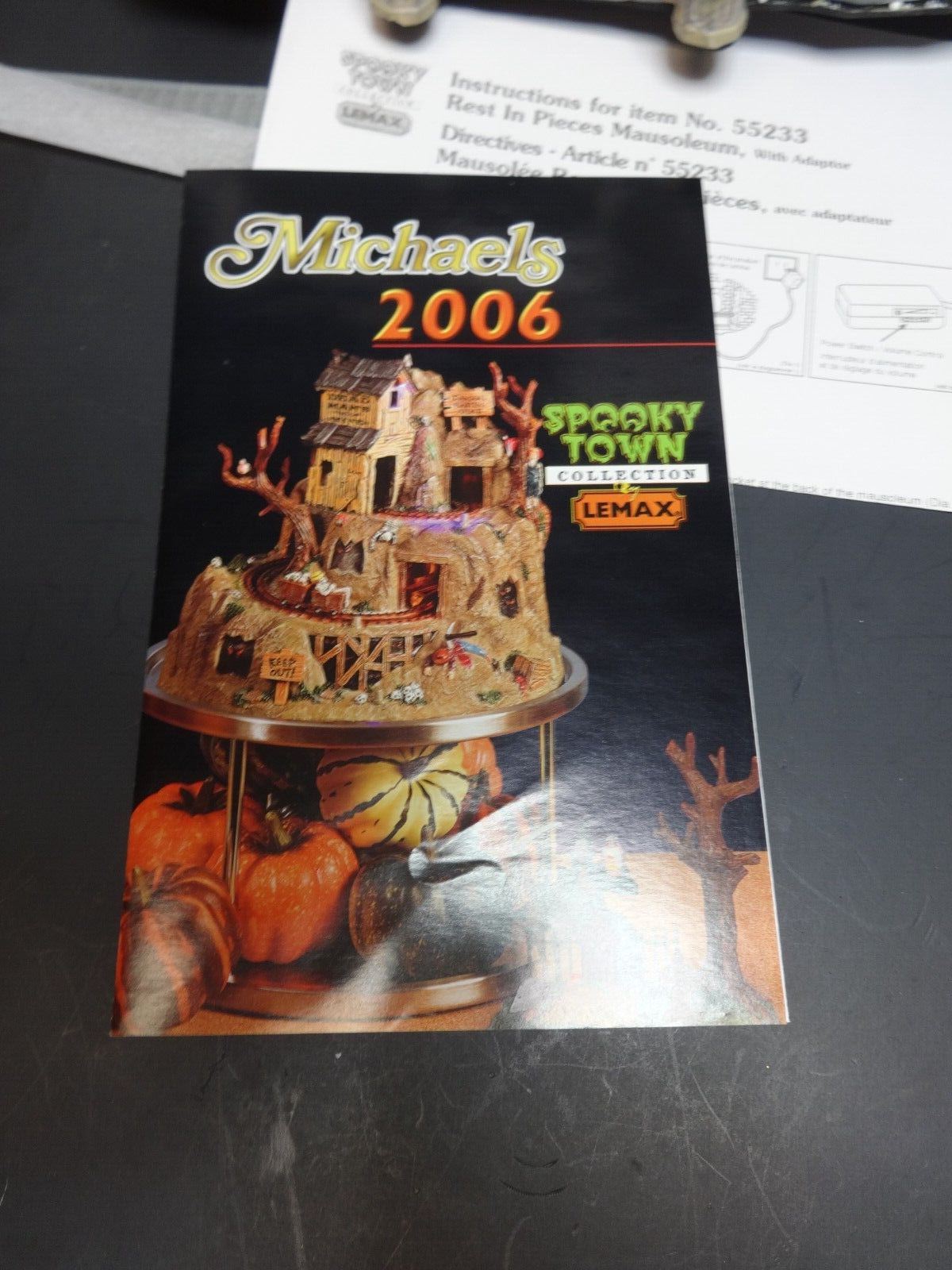 2005 Lemax Spooky Town “Rest In Pieces Mausoleum” #55233 Lights Sound Motion