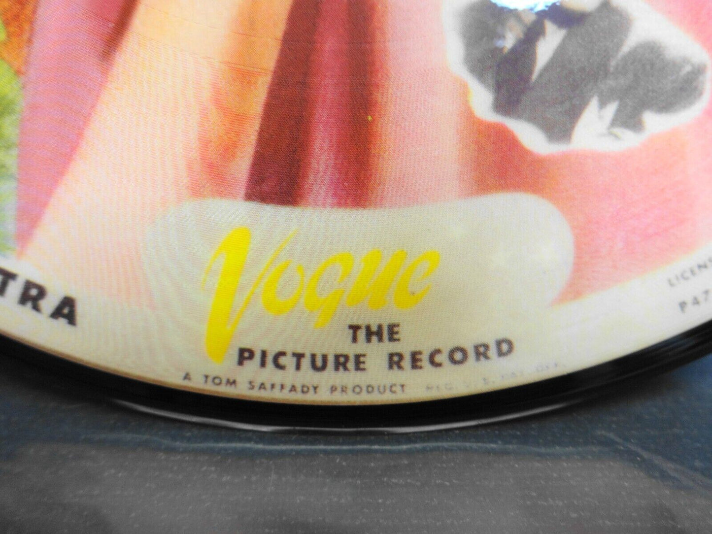 Vogue 10" Picture Record R724 - Frankie Masters & His Orchestra