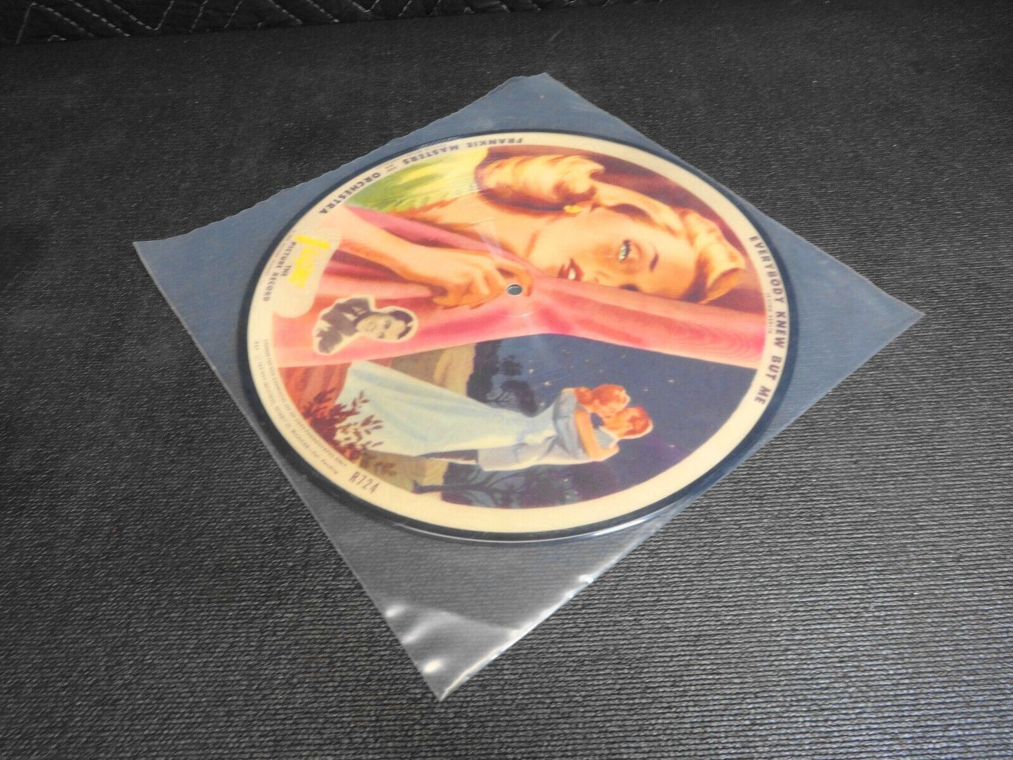 Vogue 10" Picture Record R724 - Frankie Masters & His Orchestra