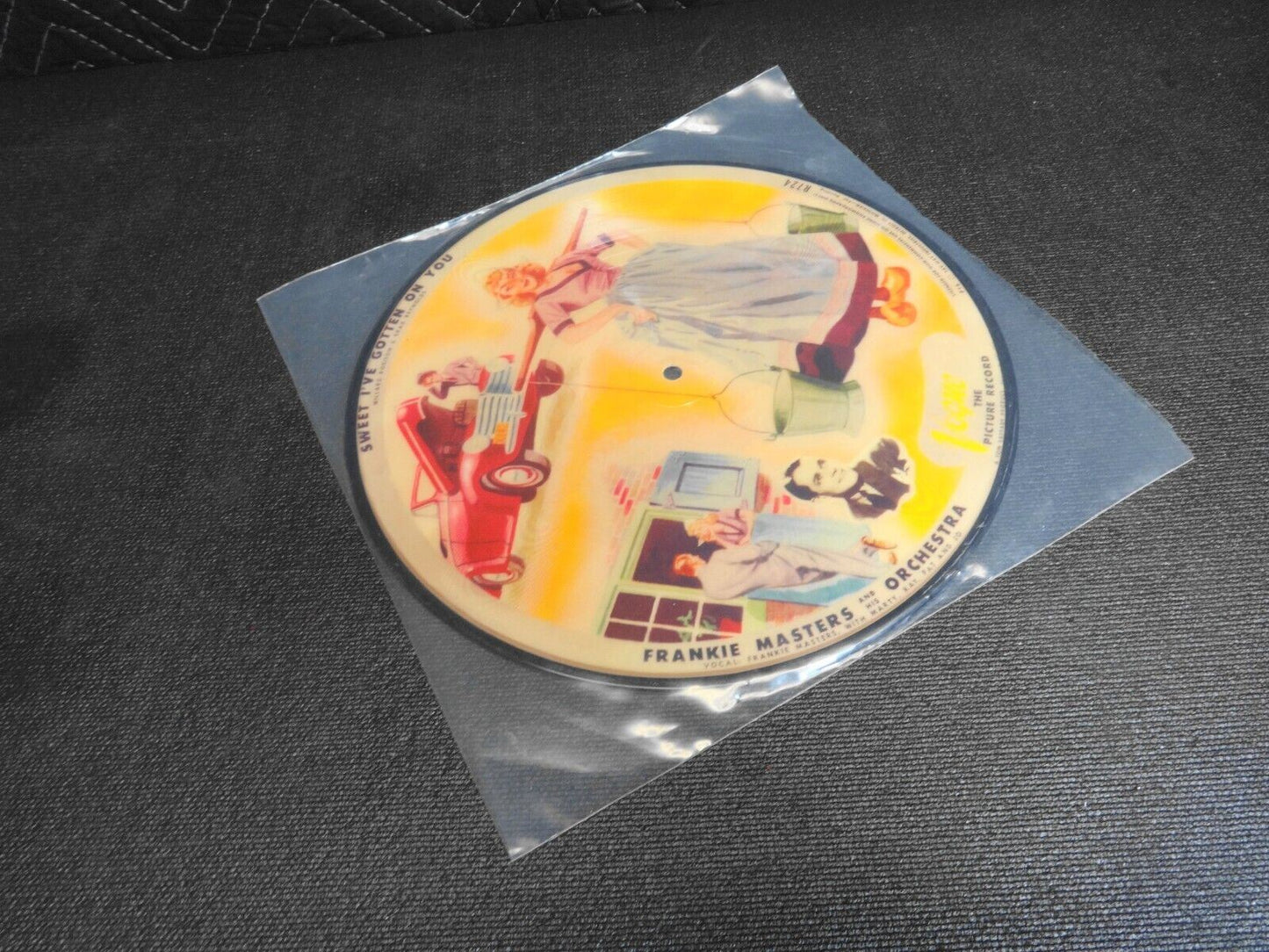 Vogue 10" Picture Record R724 - Frankie Masters & His Orchestra