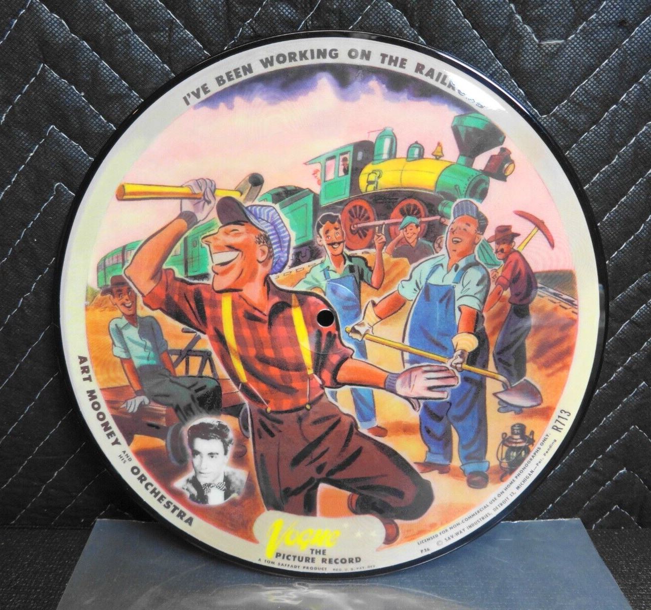 Vogue The Picture Record Double Sided R-713 Working on the Railroad