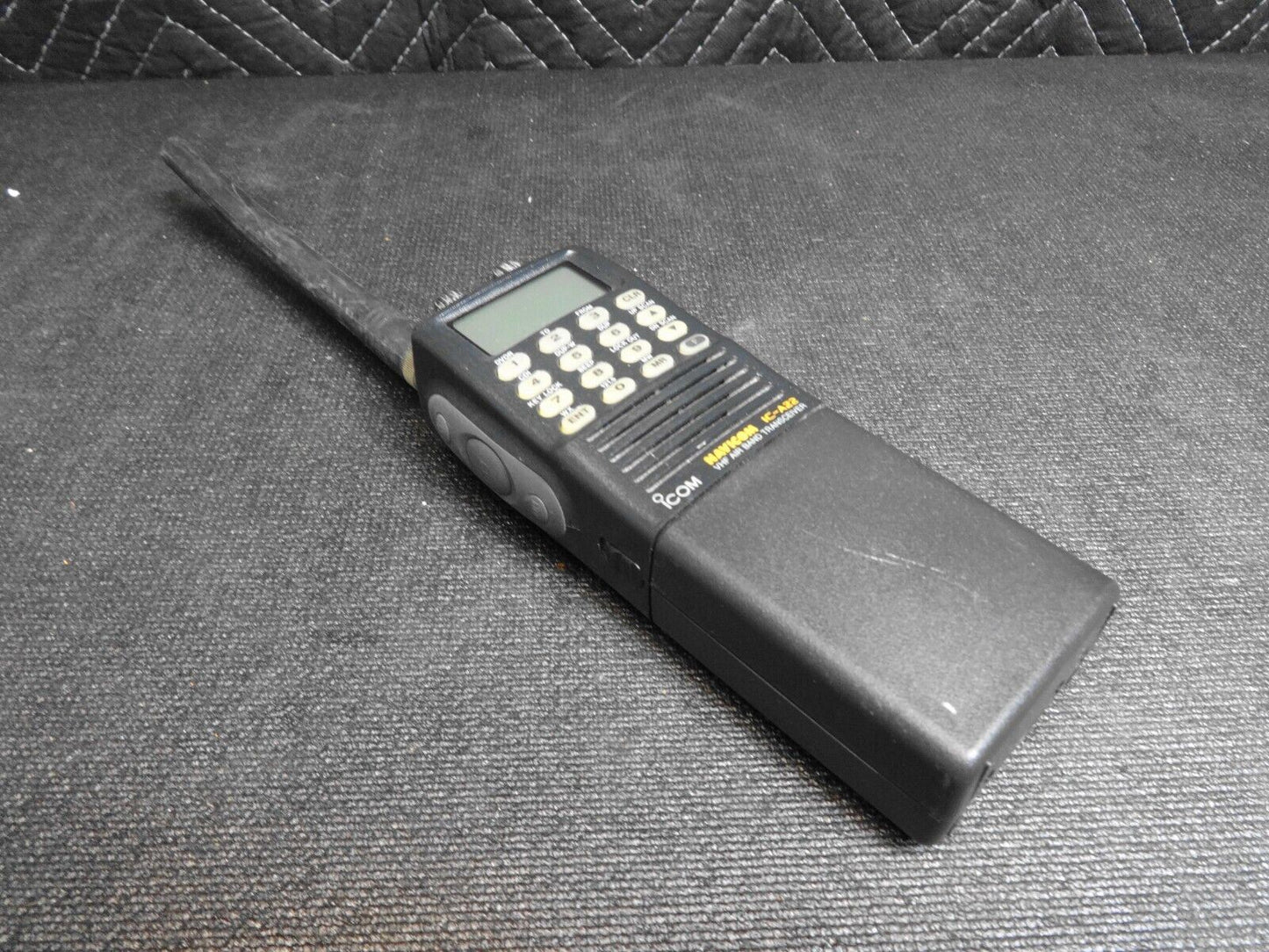 Icom IC-A22 VHF Air Band Transceiver w/ Battery - Handheld Aircraft Monitoring