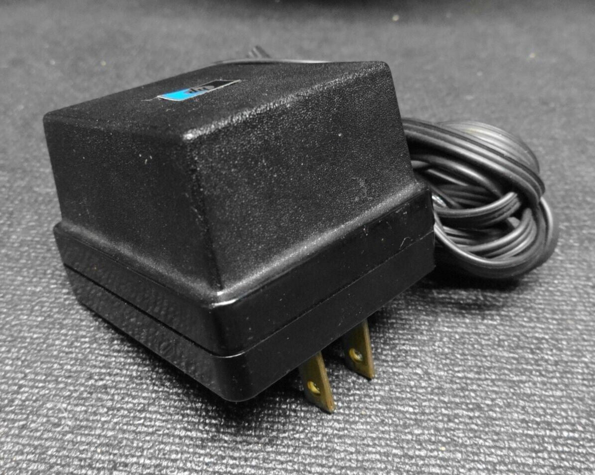 GENUINE HEWLETT PACKARD POWER ADAPTER MODEL 82002A - For Calculators