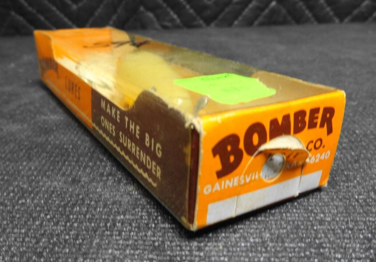 Old Package Bomber Deep Runner Lure Bass crankbait 4" white w/ silver glitter