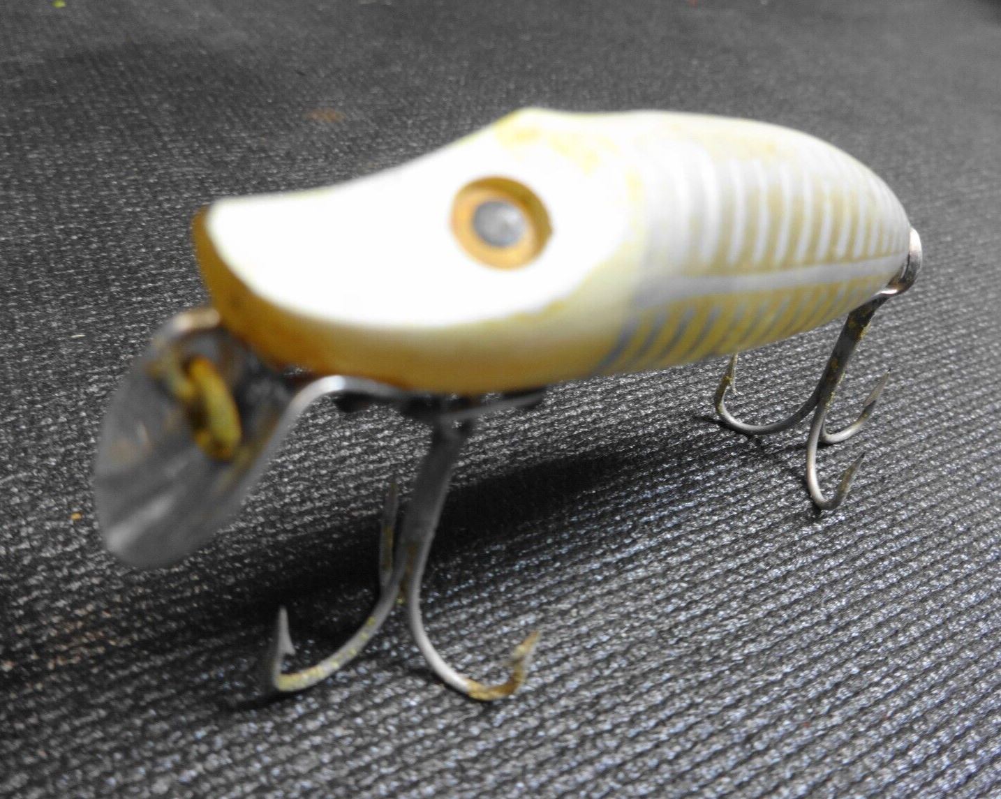 Vintage Heddon River Runt Spook Floater Yellowfish Shore
