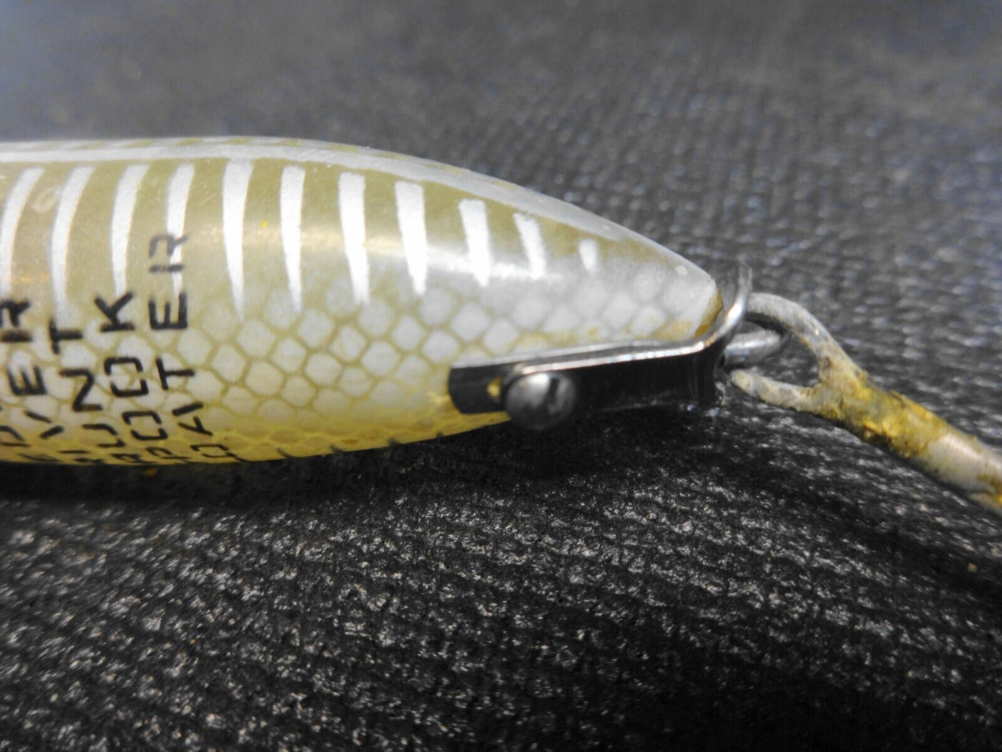 Vintage Heddon River Runt Spook Floater Yellowfish Shore
