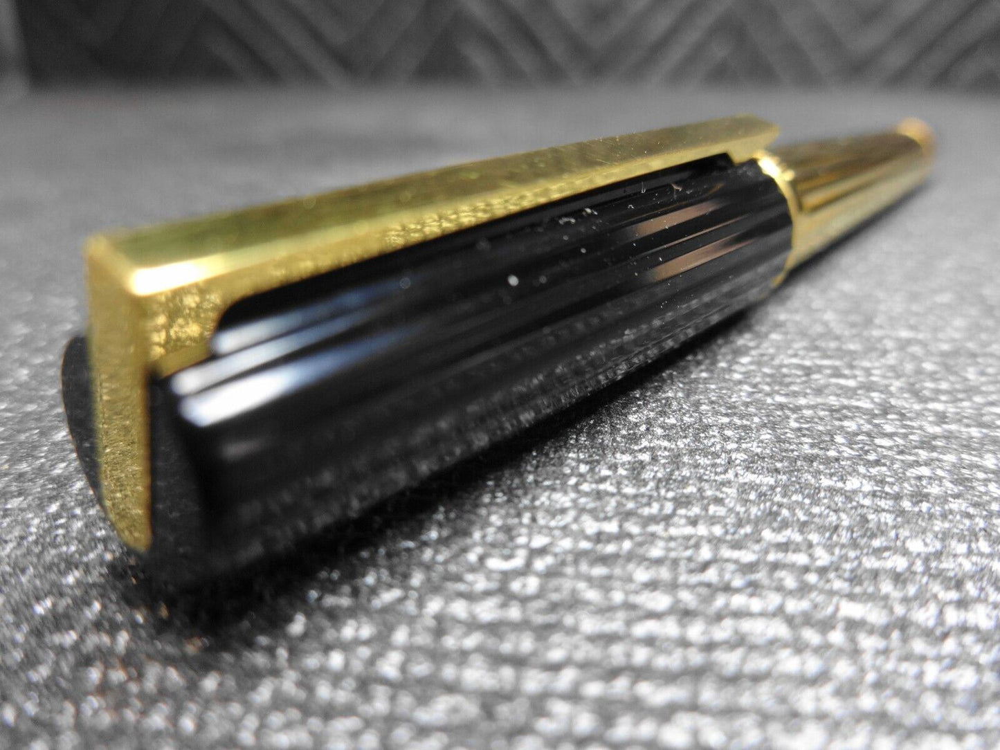 MINT Cond. S.T. DUPONT Saint Germain Black & Gold Ballpoint Pen