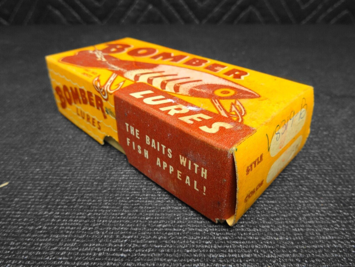 Old Package Bomber Deep Running Lure Crankbait 3.5" - Gray in Box - V8319-B